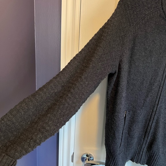 Grey knit zippered sweater - Picture 2 of 3